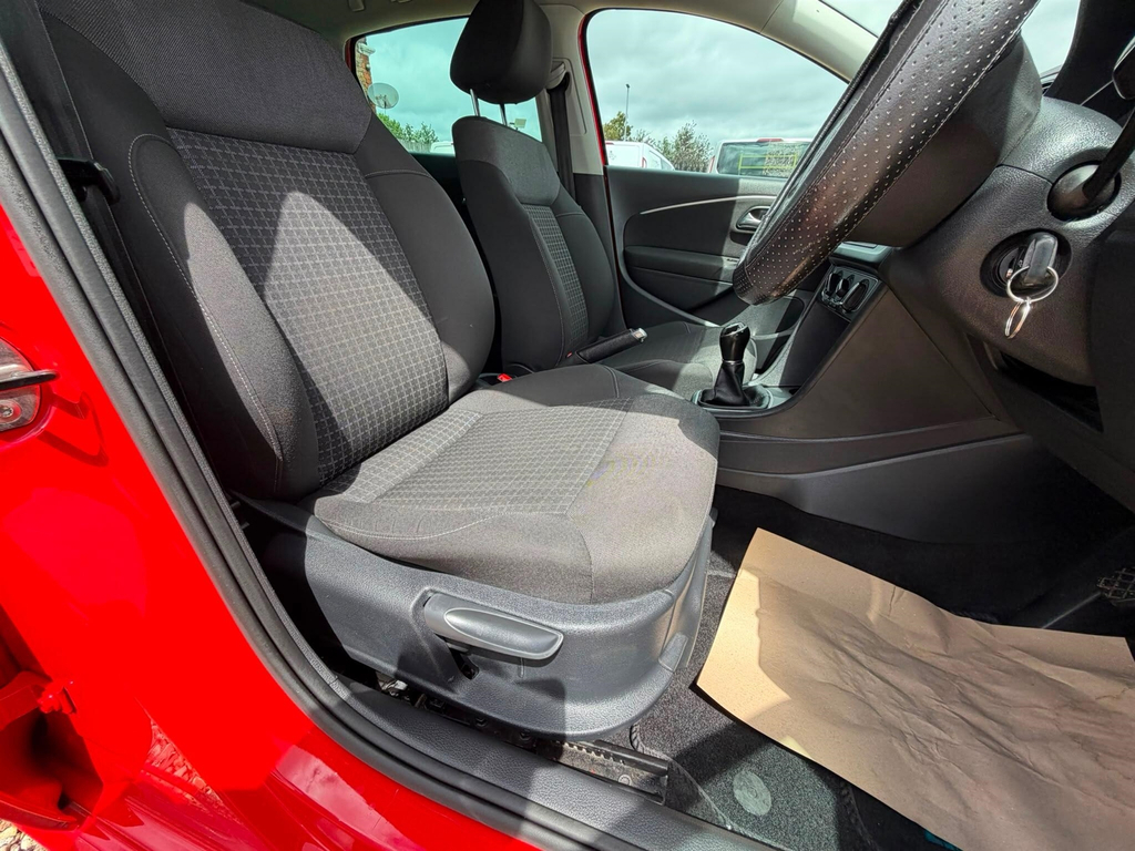 Volkswagen Polo Hatchback Silver #26