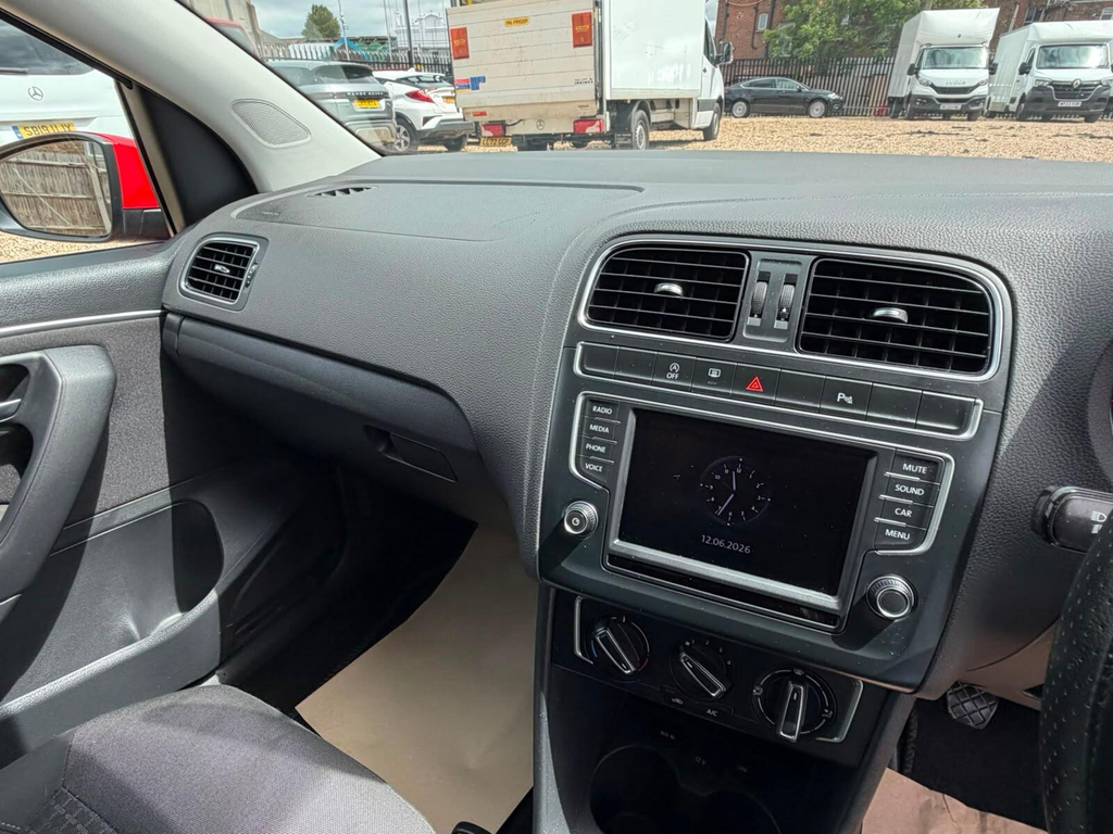 Volkswagen Polo Hatchback Silver #16