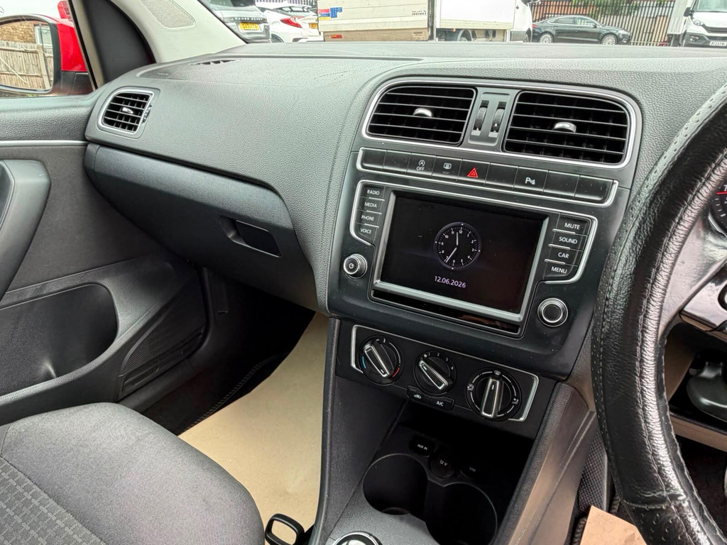 Volkswagen Polo Hatchback Silver #18