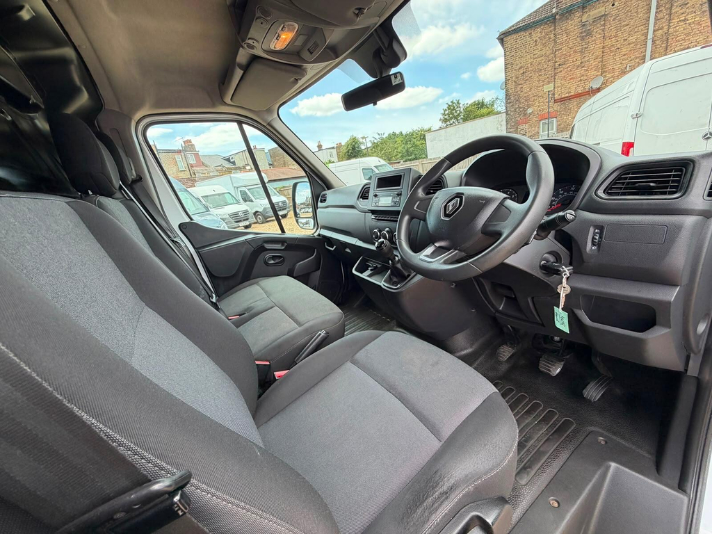 Renault Master White White