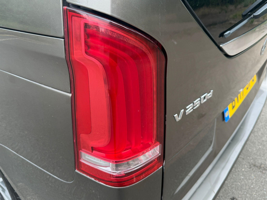 Mercedes-Benz V Class 2.2 V250d Amg Line Black #59