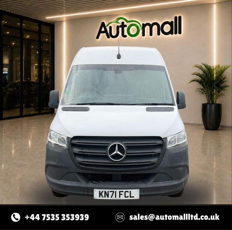 Mercedes-Benz Sprinter Mpv White