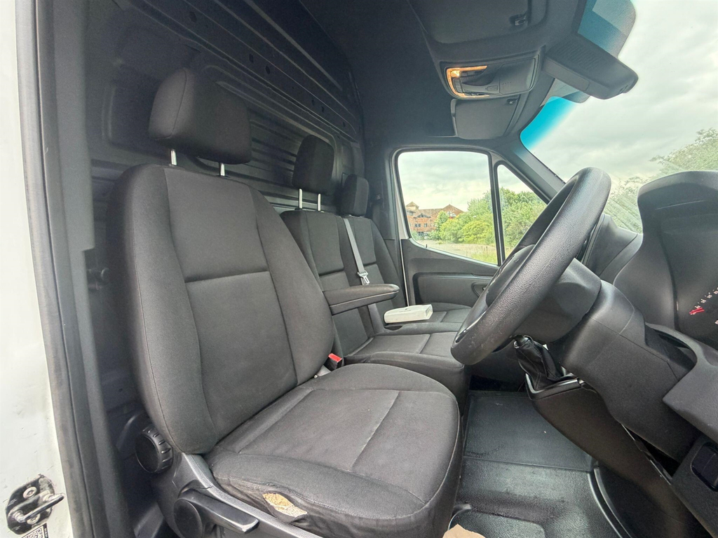 Mercedes-Benz Sprinter Mpv White #5