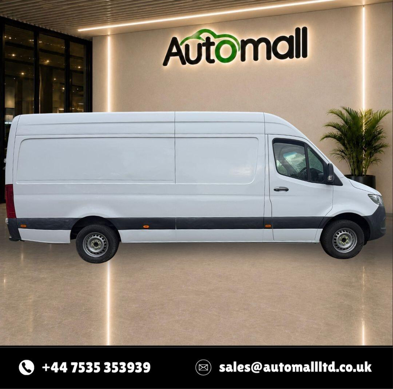 Mercedes-Benz Sprinter Mpv White #3