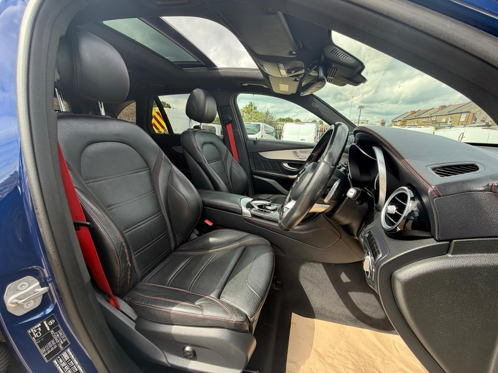Mercedes-Benz GLC Class Glc 220 D 4Matic Se Executive Black #24