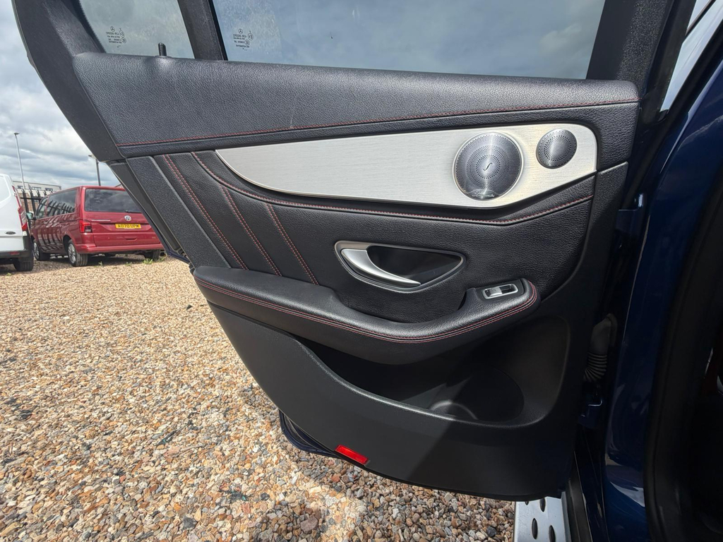 Mercedes-Benz GLC Class Glc 220 D 4Matic Se Executive Black #51