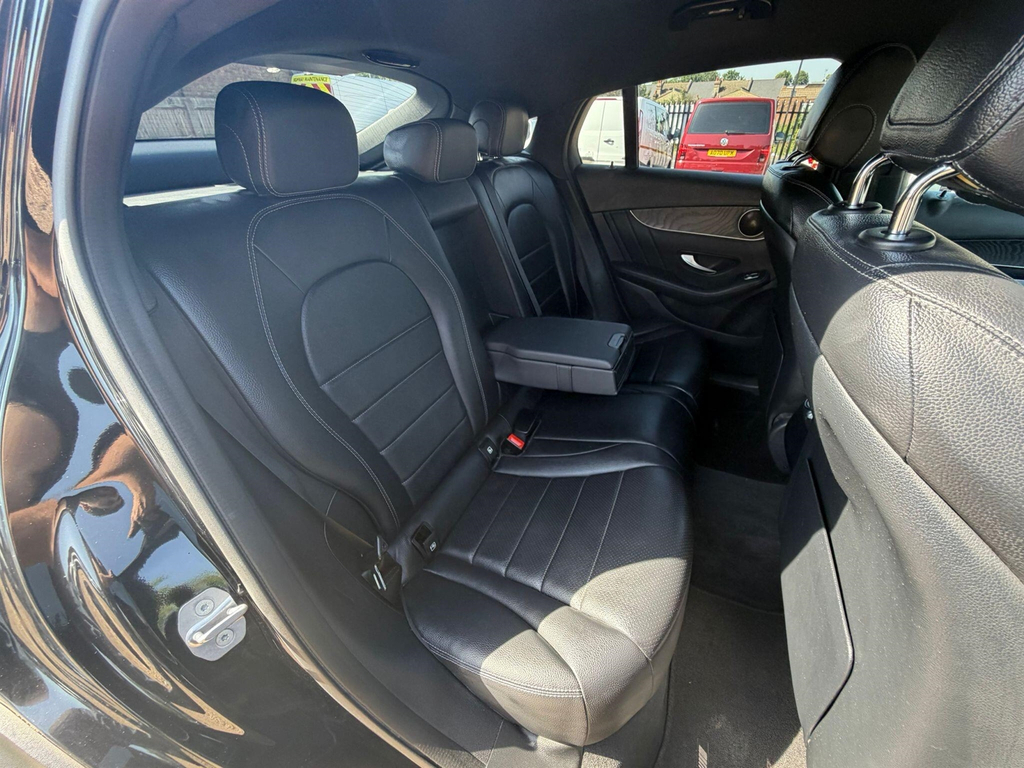 Mercedes-Benz GLC Class Glc 220D 4Matic Amg Night Edition 9G-tronic Black #25
