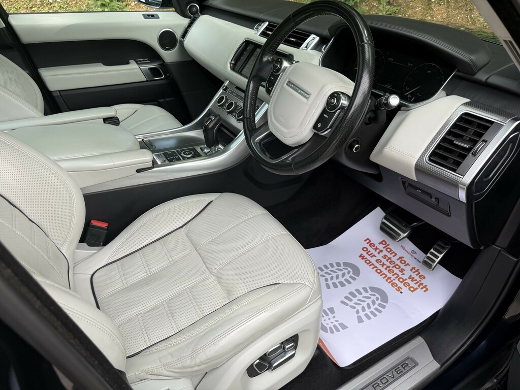 Land Rover Range Rover Sport 4.4 Sd V8 Dynamic Black #3
