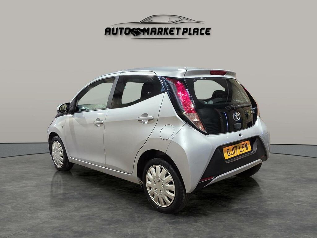 Toyota Aygo 1.0 Vvt-i X-play Euro 6 GJ17LFW Silver #4