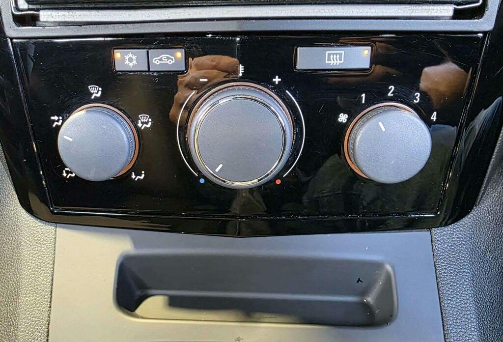 Vauxhall Zafira Design Silver #27