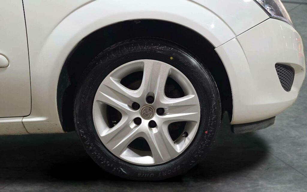 Vauxhall Zafira Design Silver #35