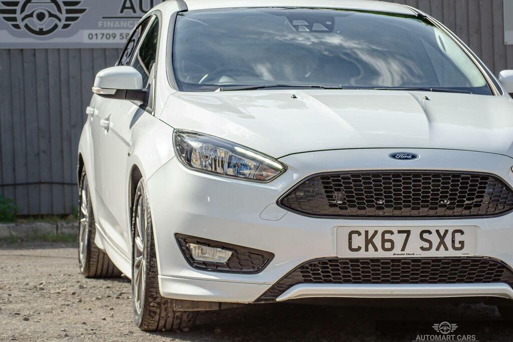 Ford Focus Hatchback 1.5 Tdci St-line Euro 6 Ss 2018 CK67SXG White #4