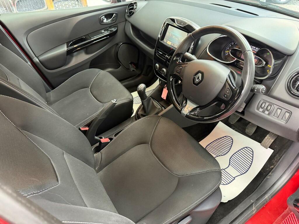 Renault Clio Hatchback Red #8