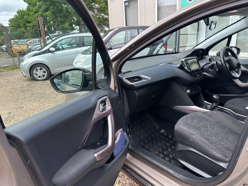 Peugeot 2008 Puretech Active 82 White #41