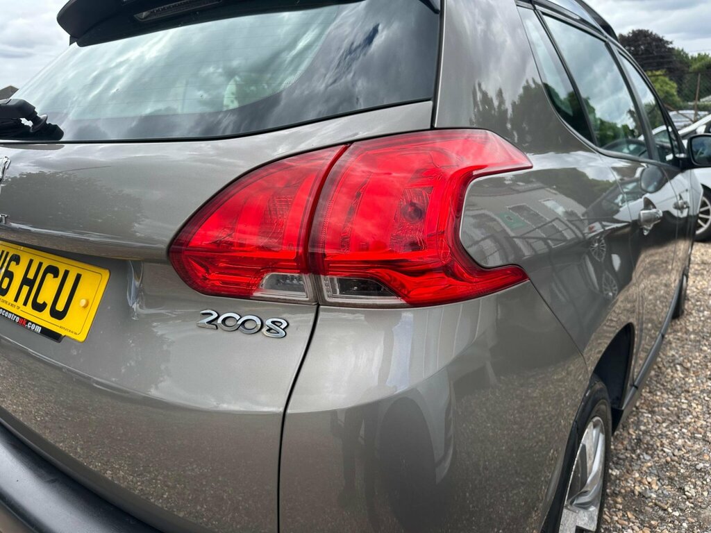 Peugeot 2008 Puretech Active 82 White #39