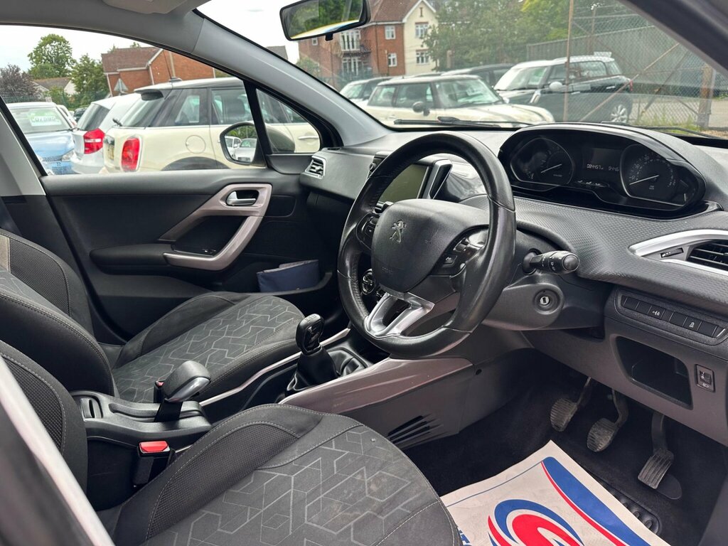 Peugeot 2008 Puretech Active 82 White #34