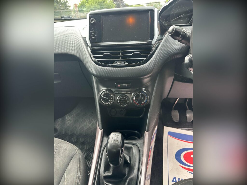 Peugeot 2008 Puretech Active 82 White #21