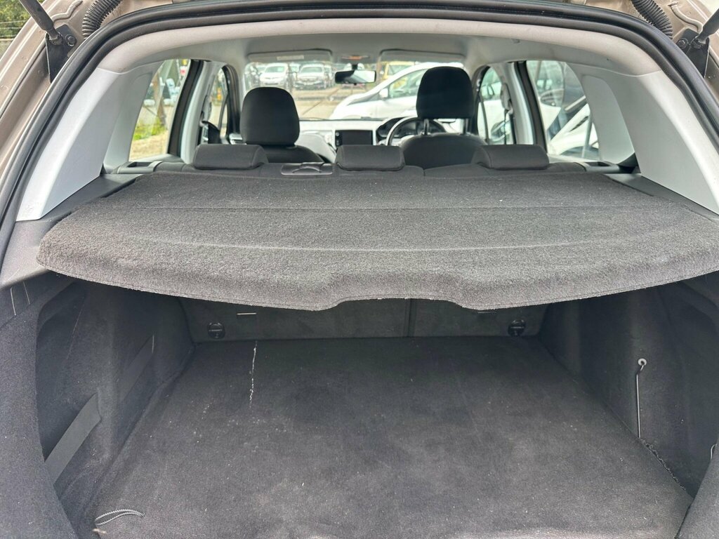 Peugeot 2008 Puretech Active 82 White #48