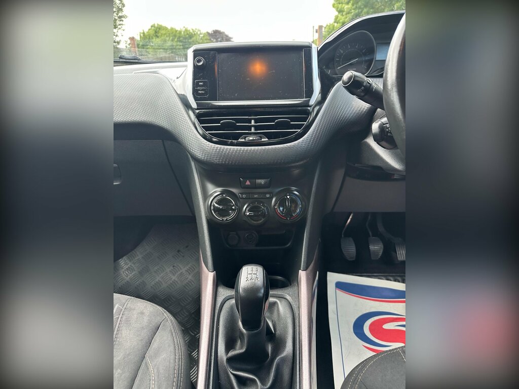 Peugeot 2008 Puretech Active 82 White #30