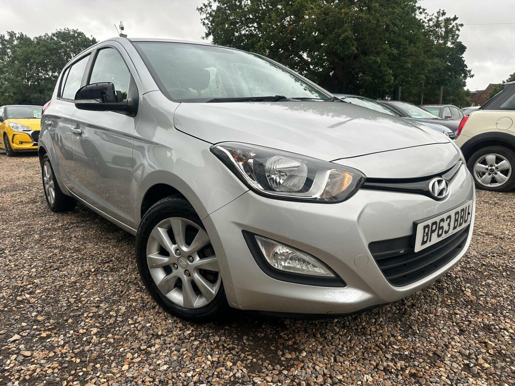 Hyundai I20 Hatchback White #18