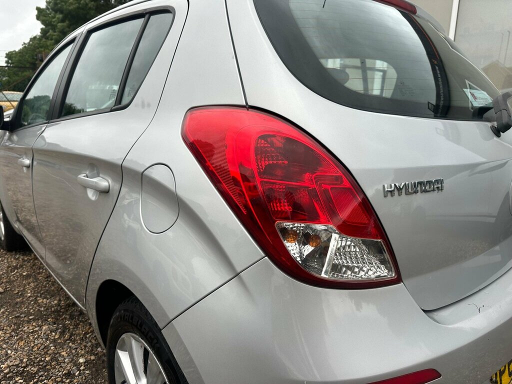 Hyundai I20 Hatchback White #49