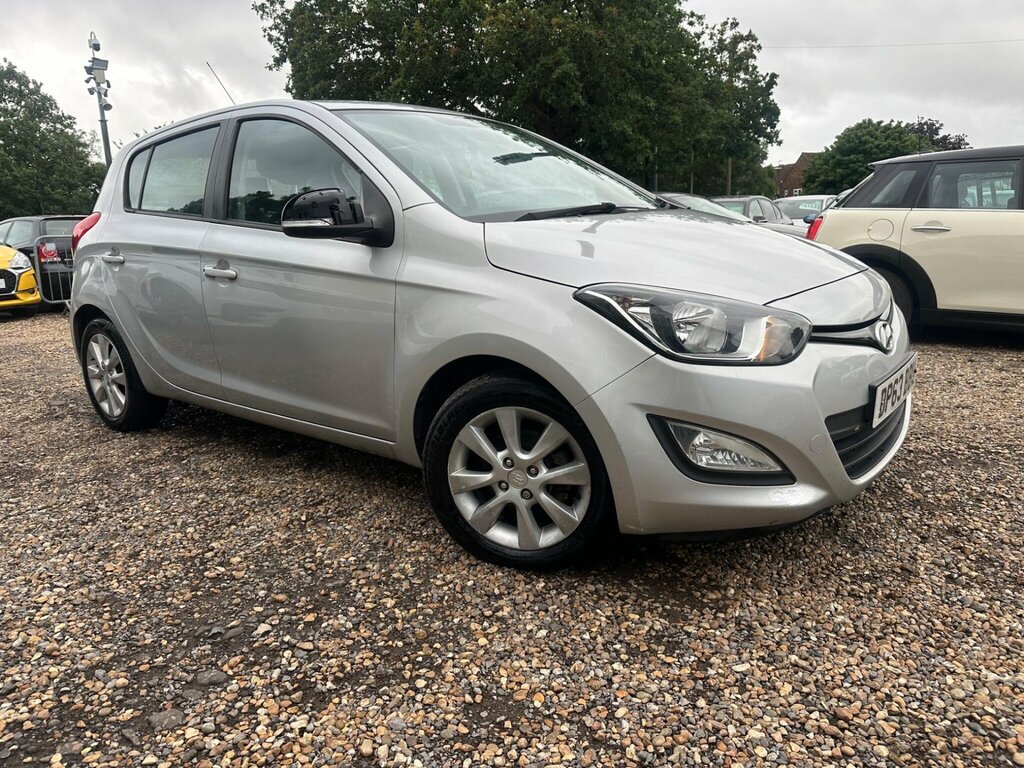 Hyundai I20 Hatchback White #24
