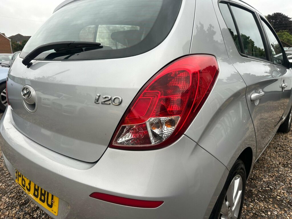 Hyundai I20 Hatchback White #45