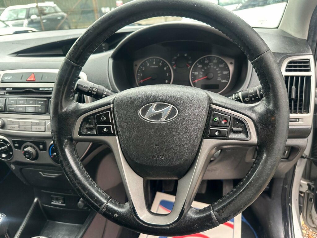 Hyundai I20 Hatchback White #51
