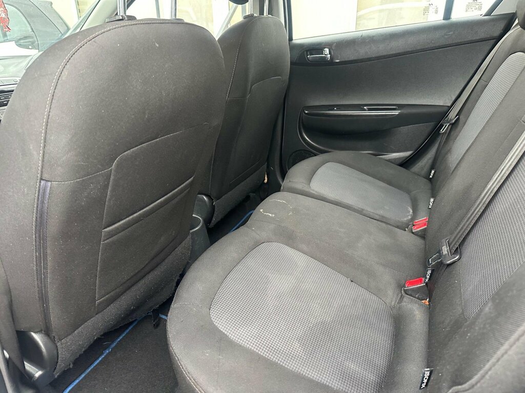 Hyundai I20 Hatchback White #37