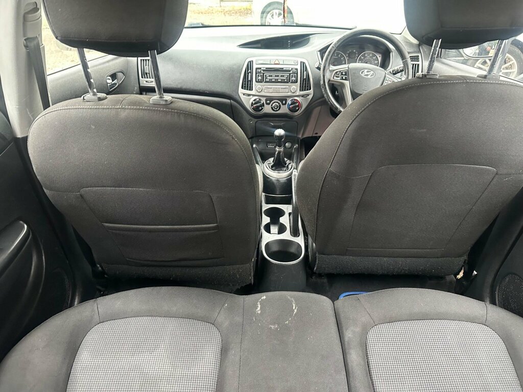 Hyundai I20 Hatchback White #15