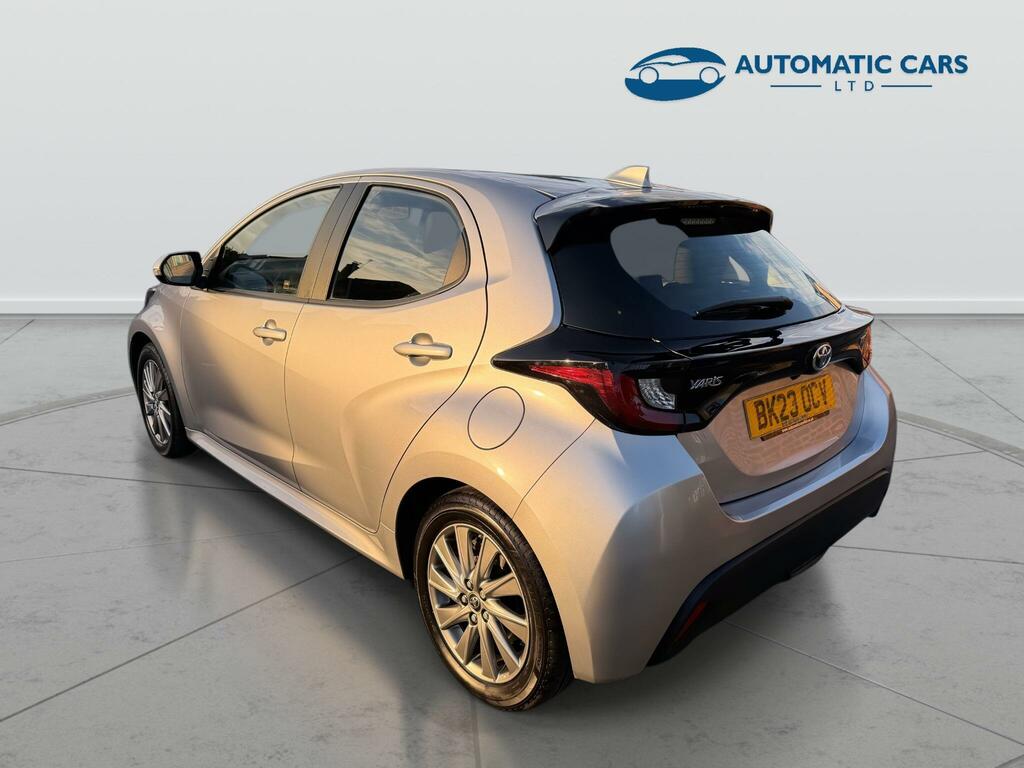 Toyota Yaris Icon Fhev Silver #4
