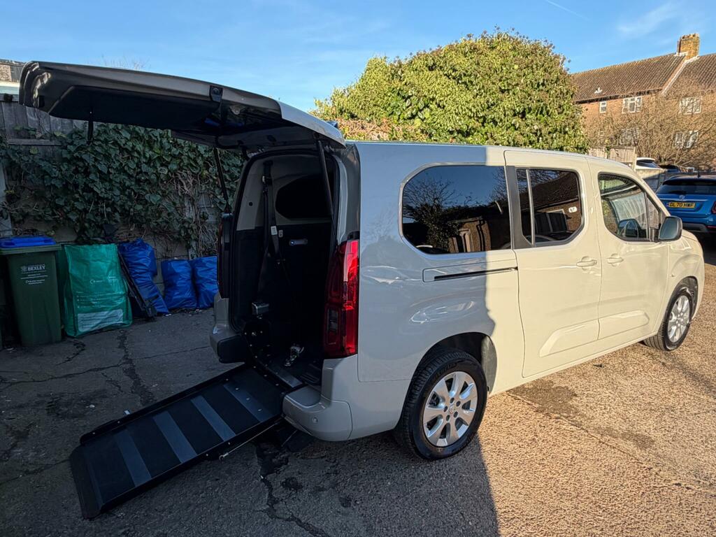 Vauxhall Combo Life Se XL Ss Wav Conversion WP72YYD Grey #3
