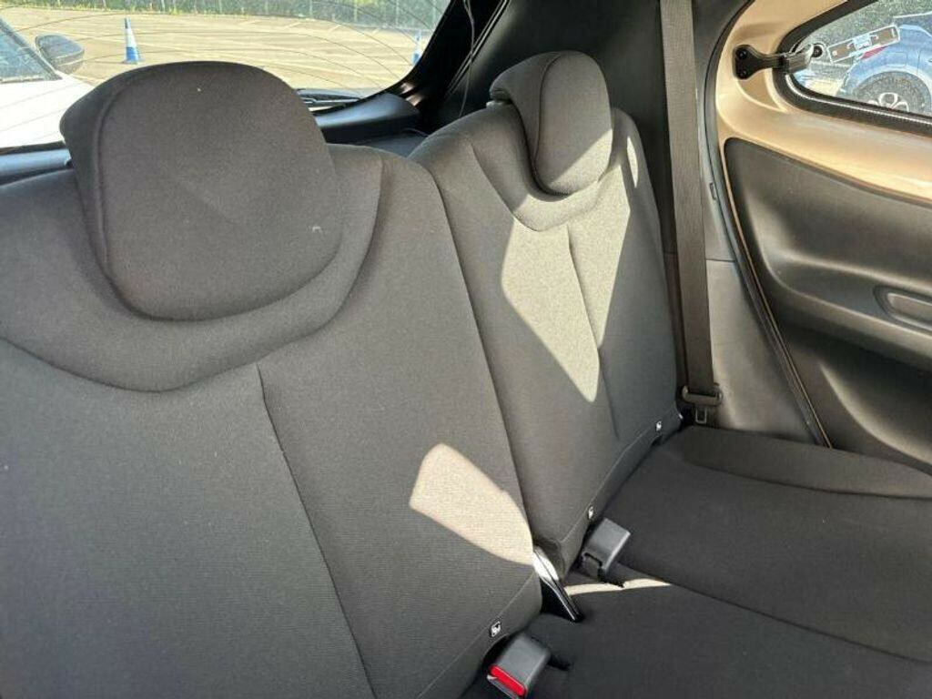 Toyota Aygo X Vvt-i Edge Gold #5