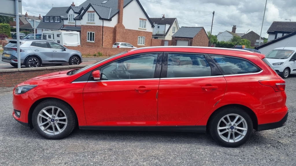 Ford Focus 1.5 Zetec Tdci LP16UWB Red #3