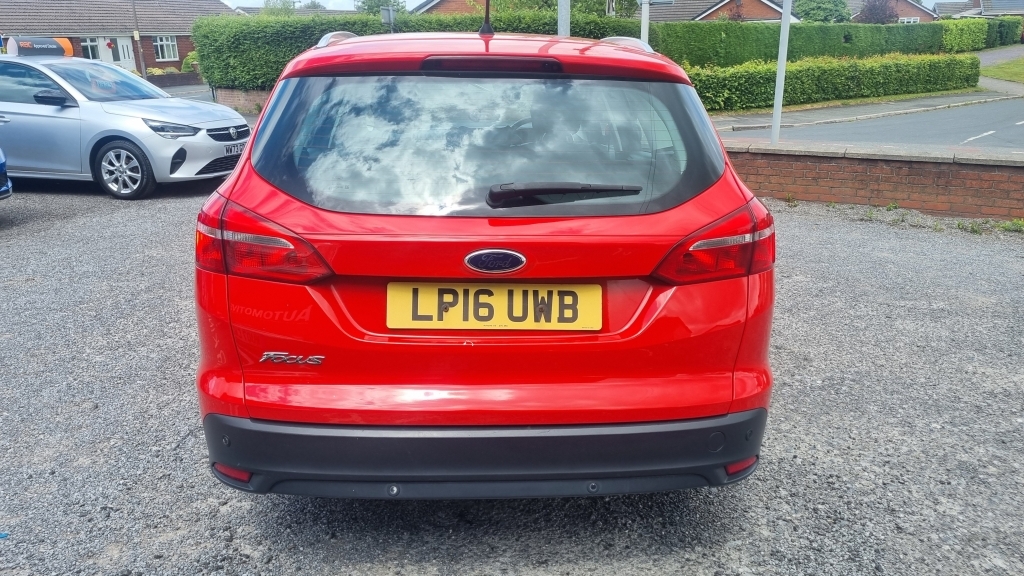 Ford Focus 1.5 Zetec Tdci LP16UWB Red #5