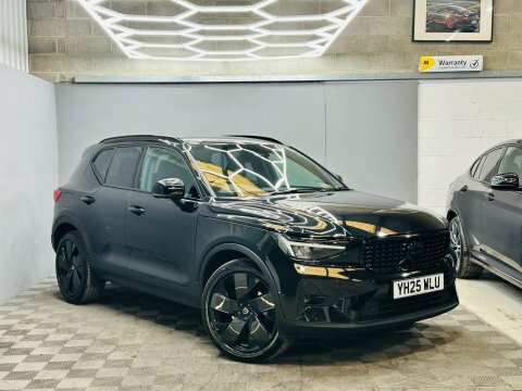 Volvo XC40 2.0 B4 Mhev YH25WLU Black #2