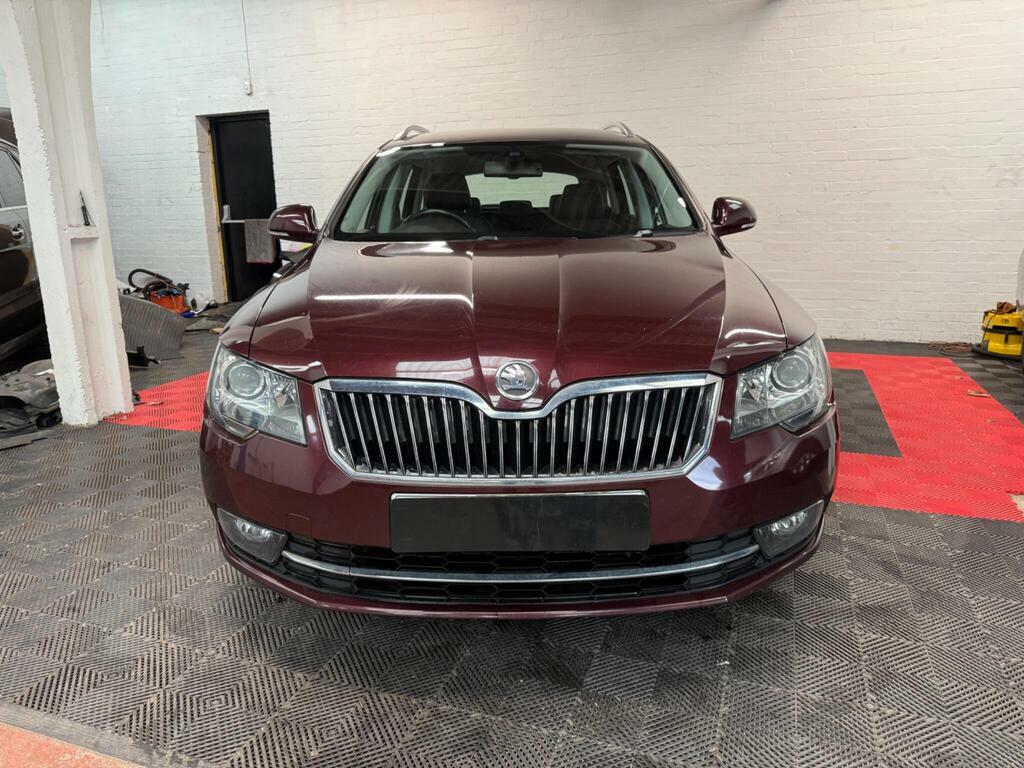 Skoda Superb 2.0 Tdi Se Euro 5 S S Red #2