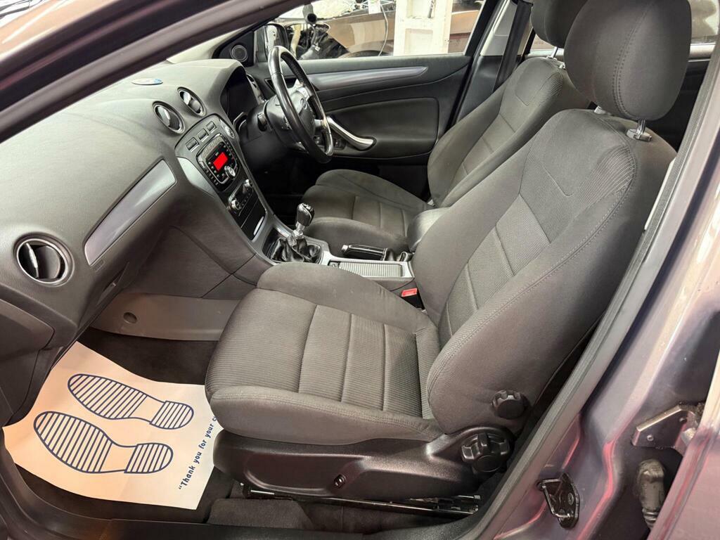 Ford Mondeo Hatchback 2.0 White #12