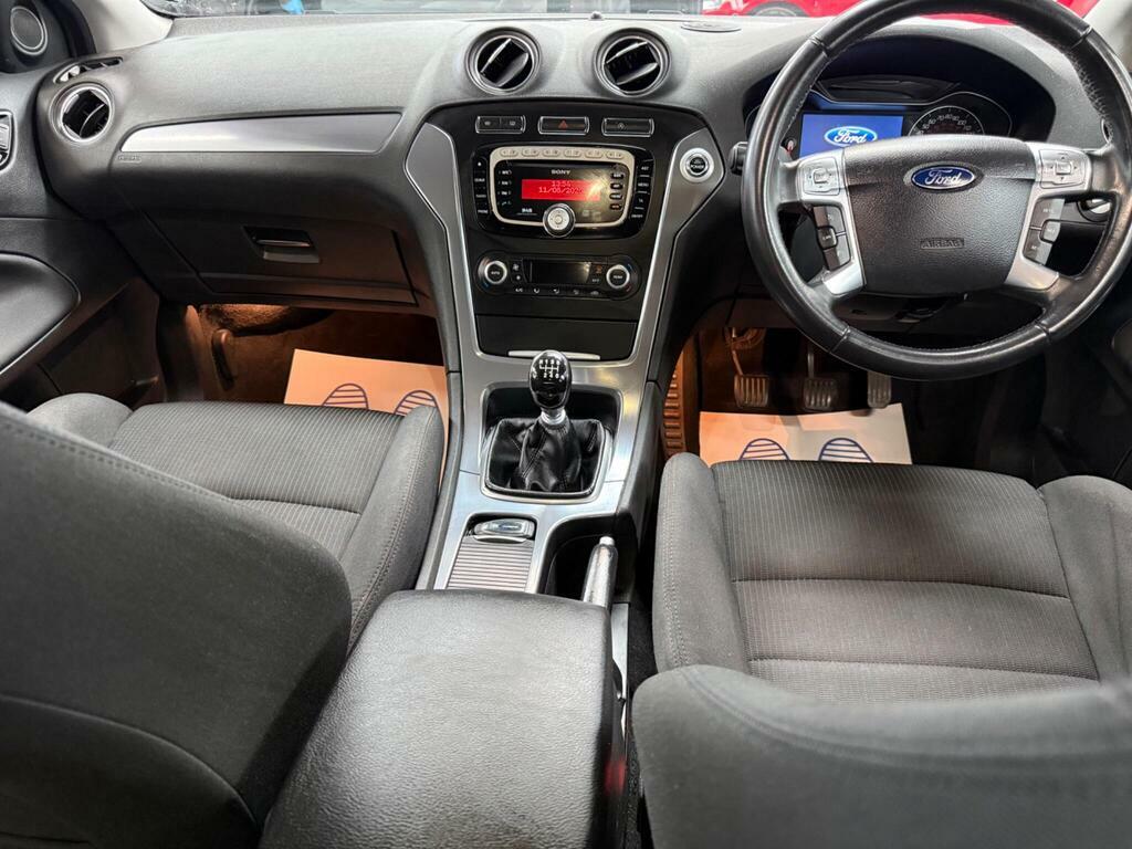 Ford Mondeo Hatchback 2.0 White #7