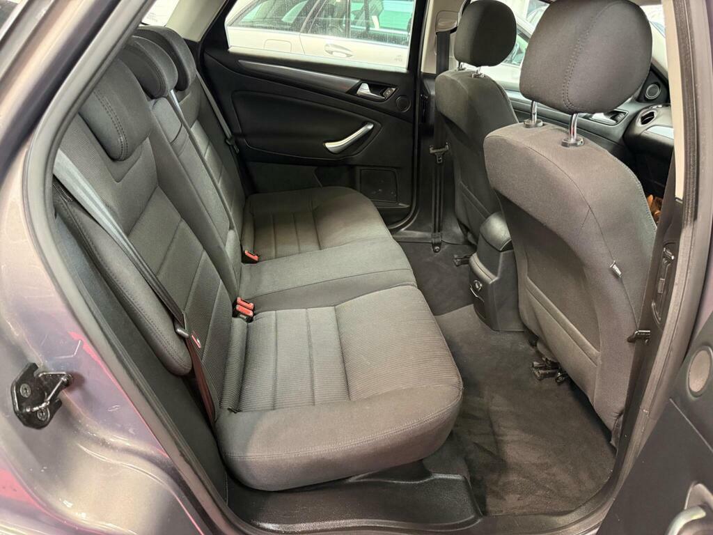 Ford Mondeo Hatchback 2.0 White #10