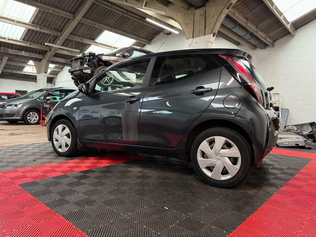 Toyota Aygo 1.0 Vvt-i X-play Euro 6 Grey #5