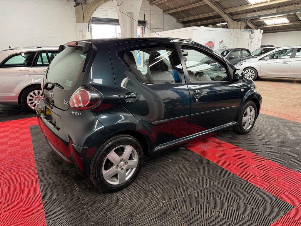 Toyota Aygo 1.0 Vvt-i Ice Euro 5 Green #6