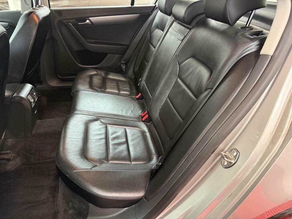 Volkswagen Passat Estate 1.6 Black #13