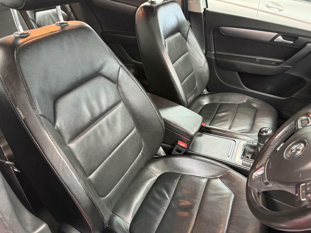 Volkswagen Passat Estate 1.6 Black #11