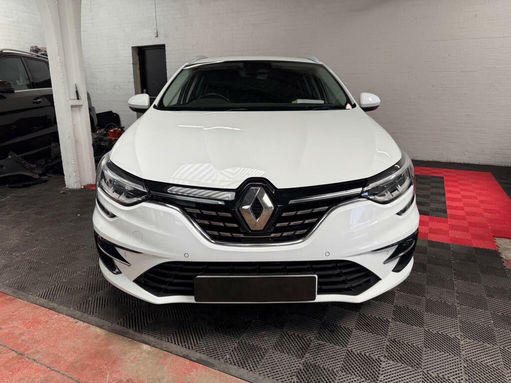Renault Megane 1.5 Blue Dci Iconic Sport Tourer Euro 6 S S White #2
