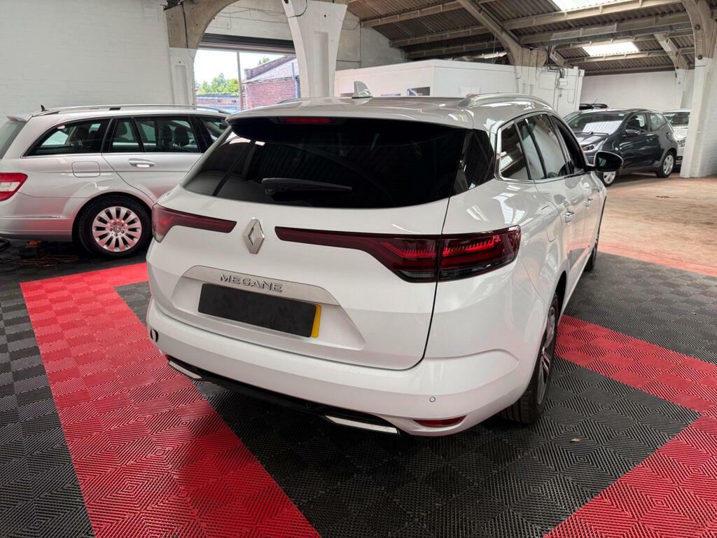 Renault Megane 1.5 Blue Dci Iconic Sport Tourer Edc White #7