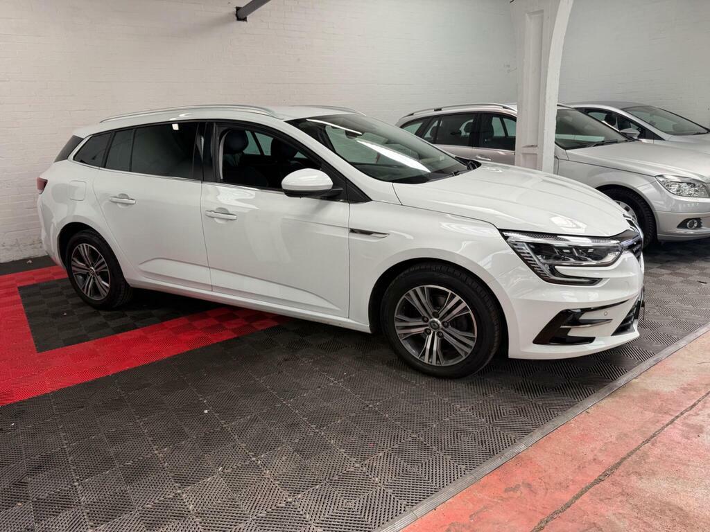 Renault Megane 1.5 Blue Dci Iconic Sport Tourer Euro 6 S S White #4