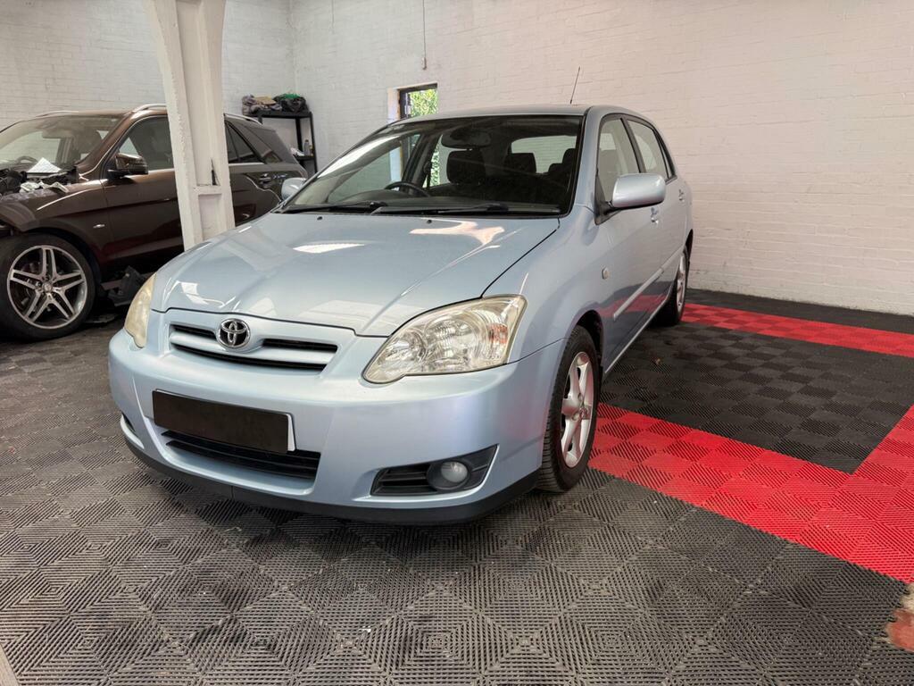 Toyota Corolla Hatchback Black #3