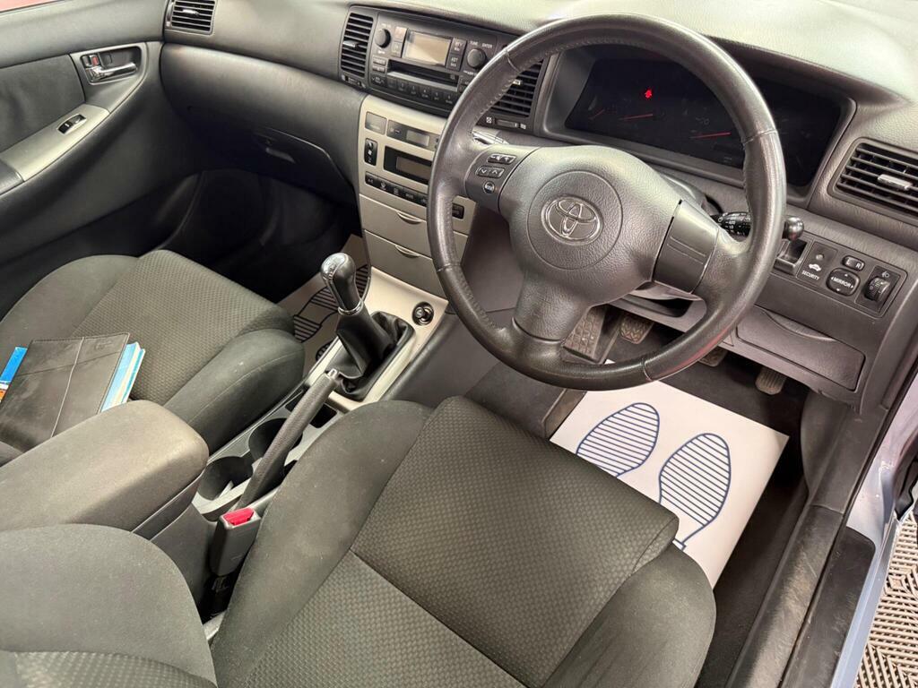 Toyota Corolla Hatchback Black #10