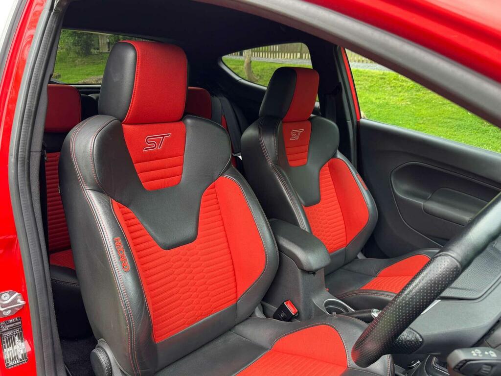 Ford Fiesta 1.6T Ecoboost St-3 Euro 6 W111ENR Orange #3